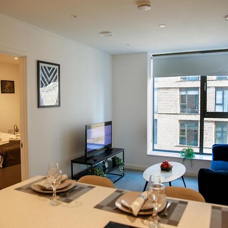 Trafford Suite Modern 1 Bed With Cinema Room Манчестер Экстерьер фото