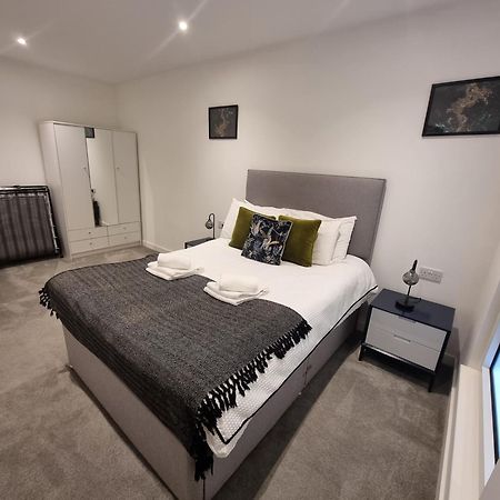 Trafford Suite Modern 1 Bed With Cinema Room Манчестер Экстерьер фото
