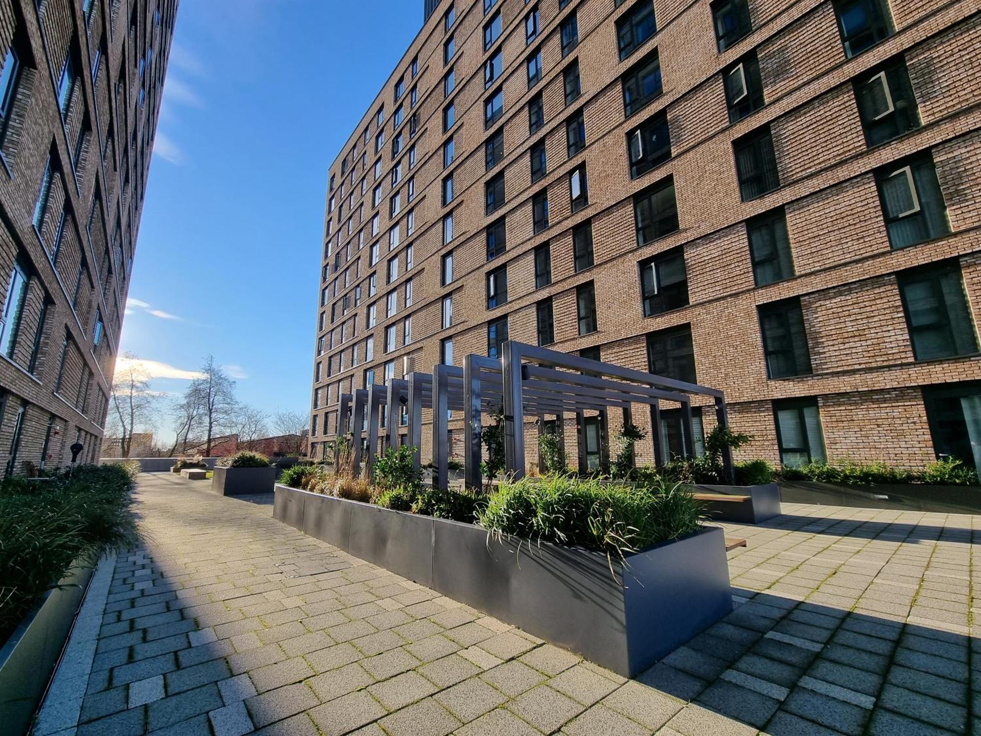 Trafford Suite Modern 1 Bed With Cinema Room Манчестер Экстерьер фото